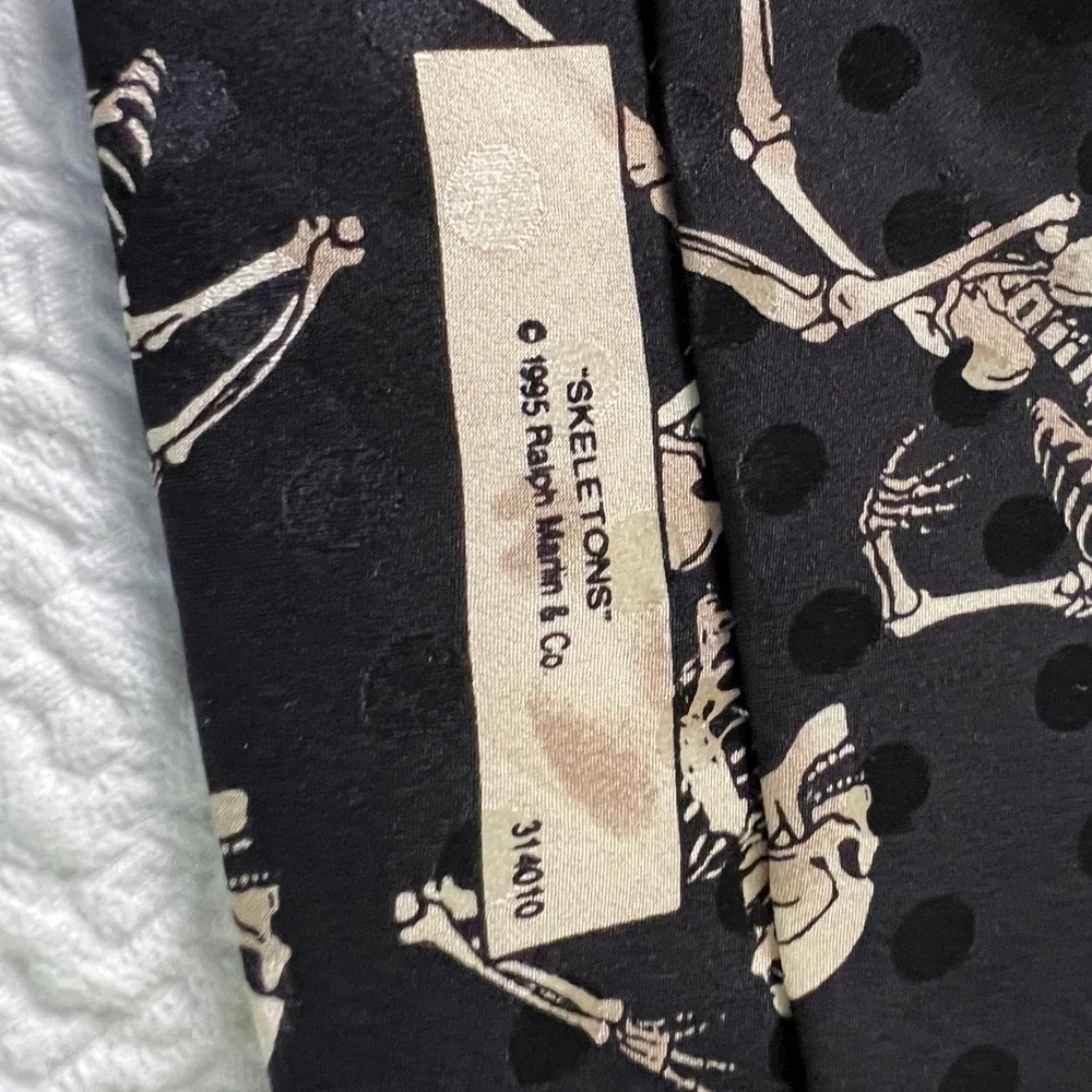 RM Style Skeleton Tie OS Mens Vintage 1995 Silk Dancing Skulls Black Halloween